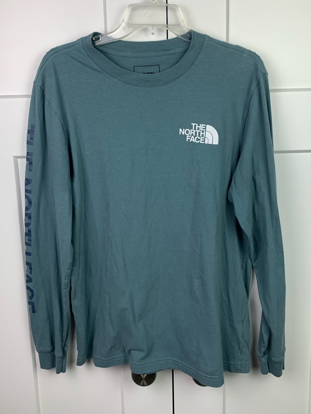 The North Face Men’s S Blue Long Sleeve Crew Neck Logo Graphic Print T-Shirt